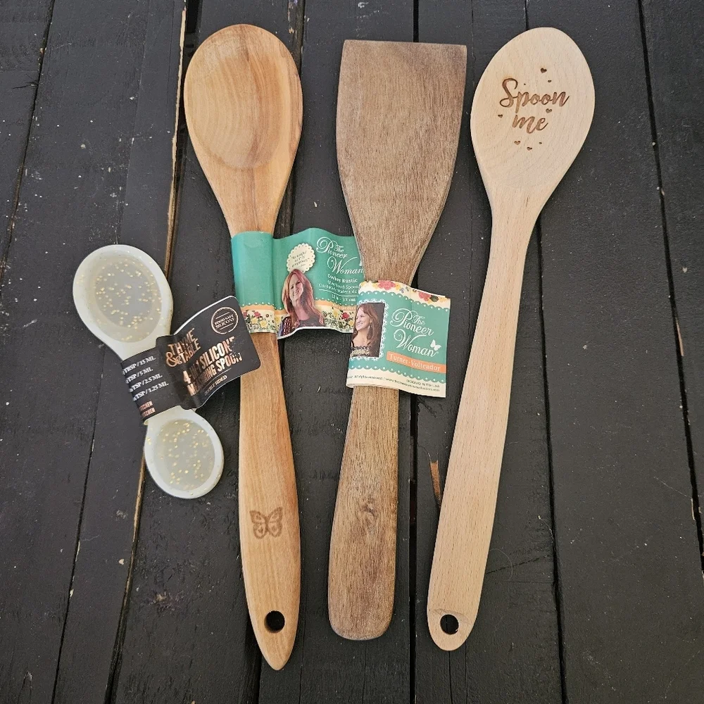 Pioneer Woman NWT Wooden Kitchen Utensil Set of 4 Spoon Spatula Teaspoon Flipper